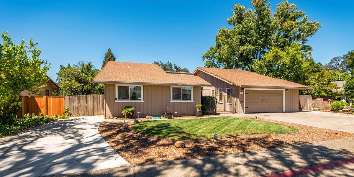 Roseville, CA 95678,215 Diamond Oaks RD