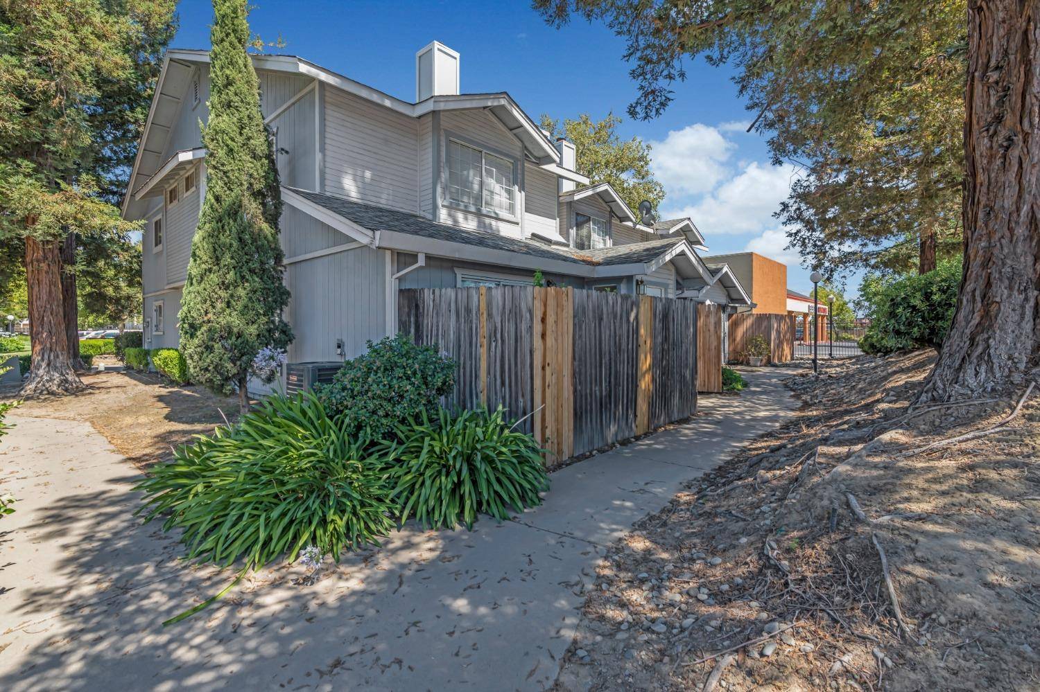 Sacramento, CA 95823,7719 Stockton BLVD