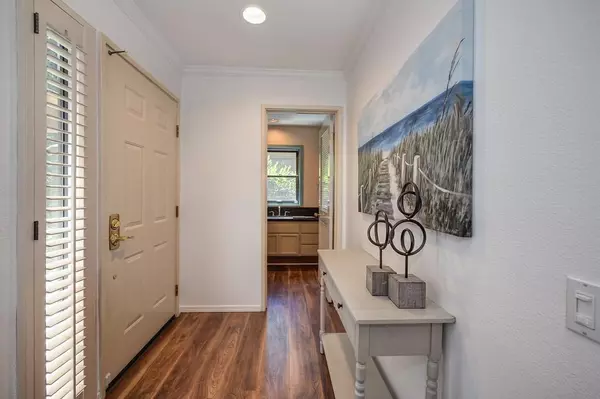 Gold River, CA 95670,2174 Promontory Point LN