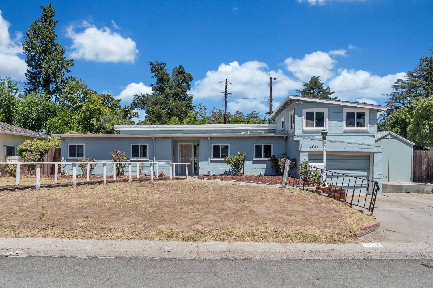 Sacramento, CA 95822,1441 Potrero WAY