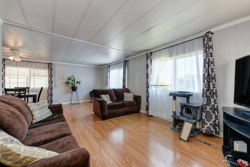 Sacramento, CA 95823,111 Murata AVE