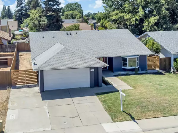 9944 FALCON MEADOW DR, Elk Grove, CA 95624