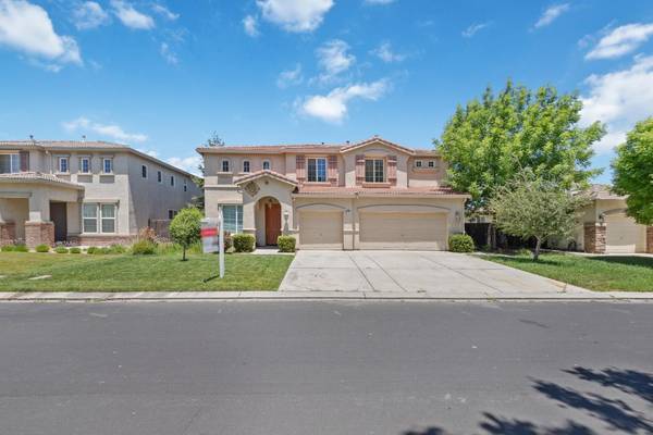 9040 HUNTERS CREEK WAY,  Chowchilla,  CA 93610