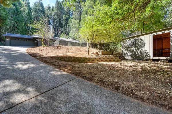 Pollock Pines, CA 95726,5550 Robinhood LN