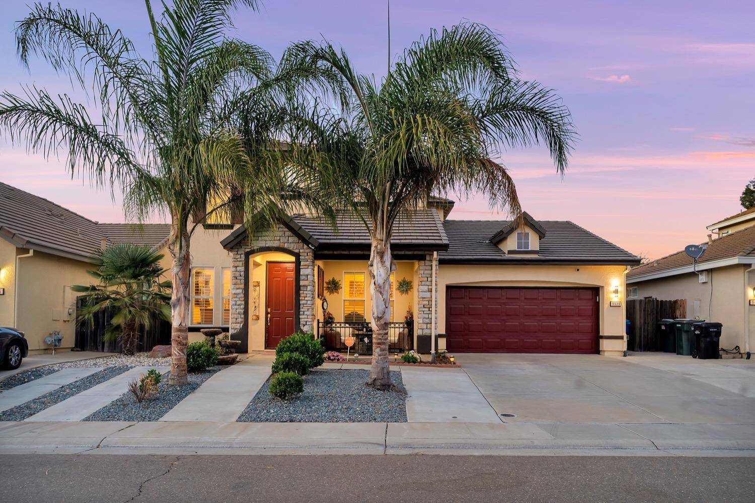 9939 Firstone Dr, Sacramento, CA 95829