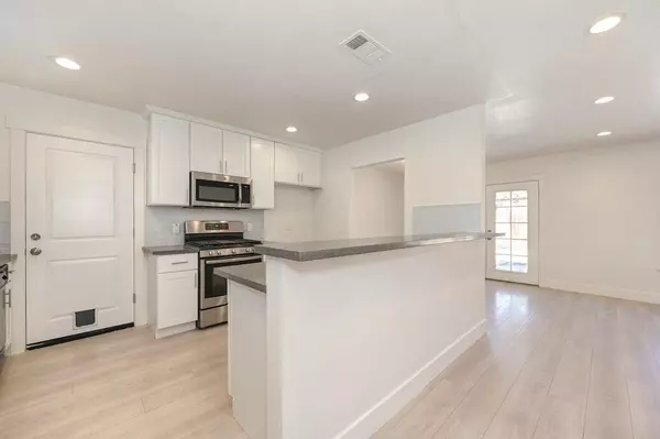 North Highlands, CA 95660,3821 Lankershim WAY