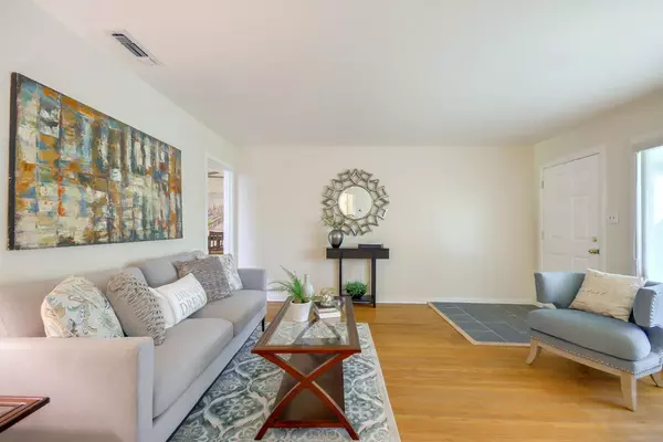 Sacramento, CA 95824,5716 Nona WAY