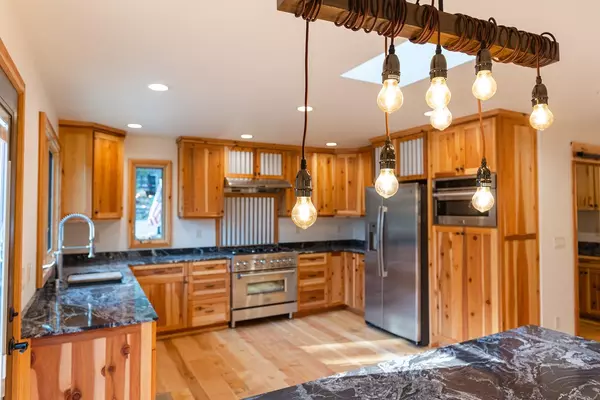 12337 Red Quartz LN, Grass Valley, CA 95945