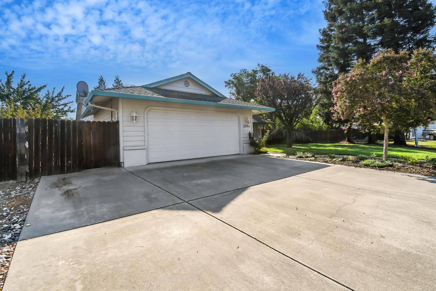 Yuba City, CA 95993,2544 Serena Dr
