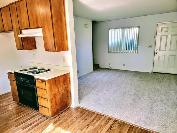 Sacramento, CA 95823,8264 Center Pkwy #98