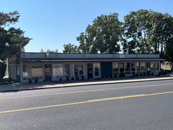 Oakdale, CA 95361,371 W F ST