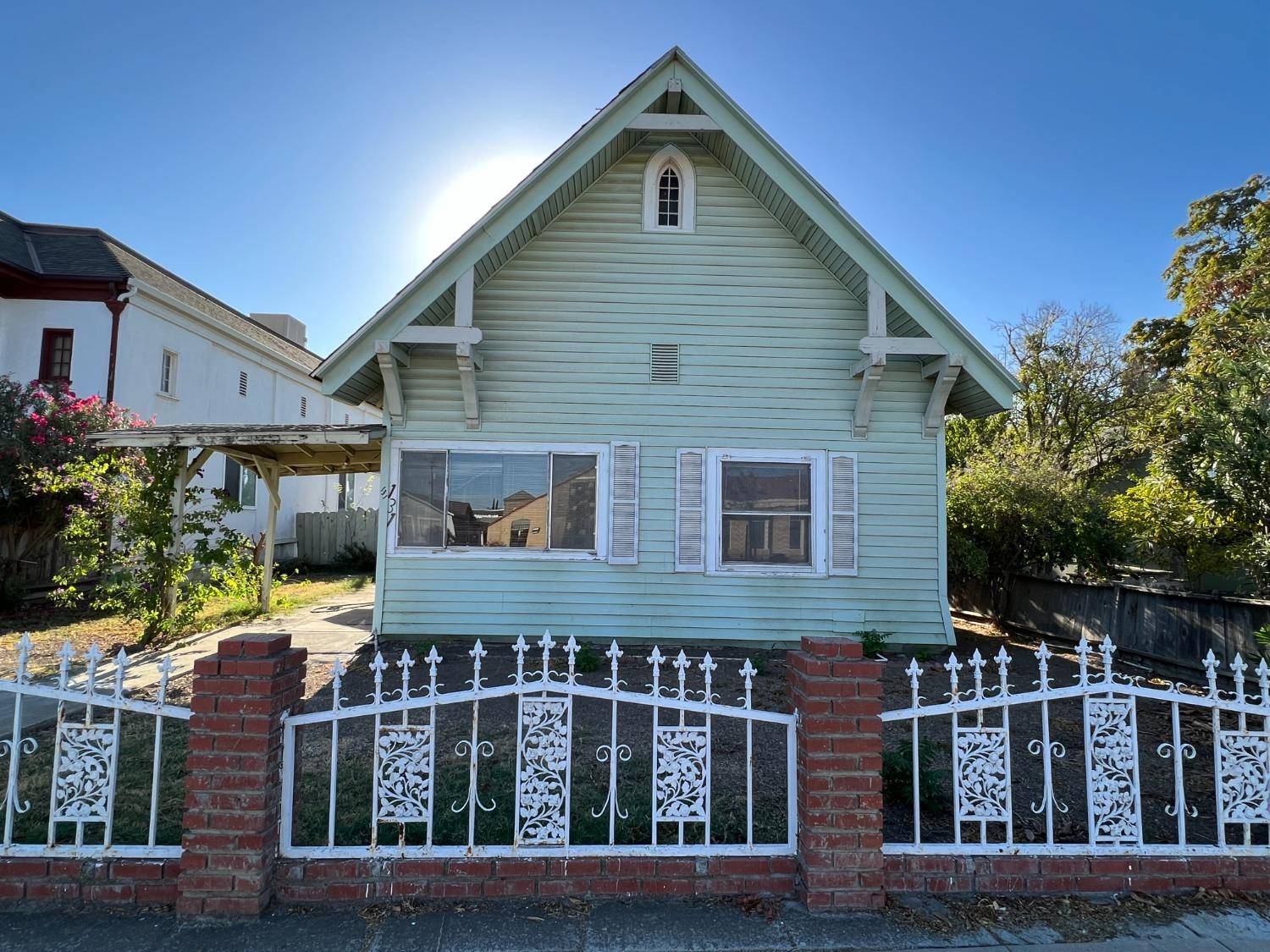 131 5th ST, Gustine, CA 95322