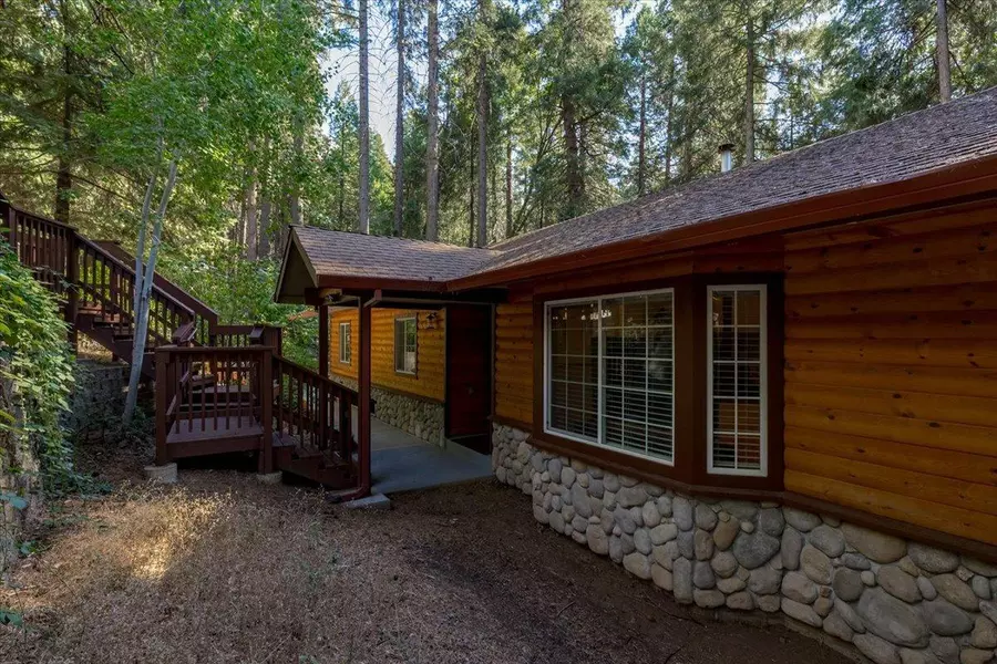 3650 Gold Ridge TRL, Pollock Pines, CA 95726