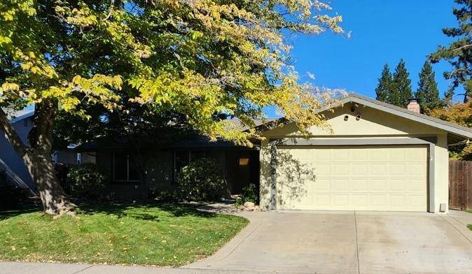408 Lyndhurst Ave, Roseville, CA 95678