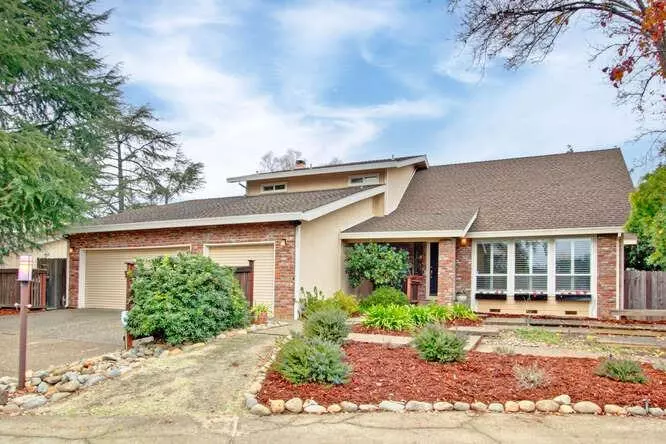 Carmichael, CA 95608,2626 Riverpine CT