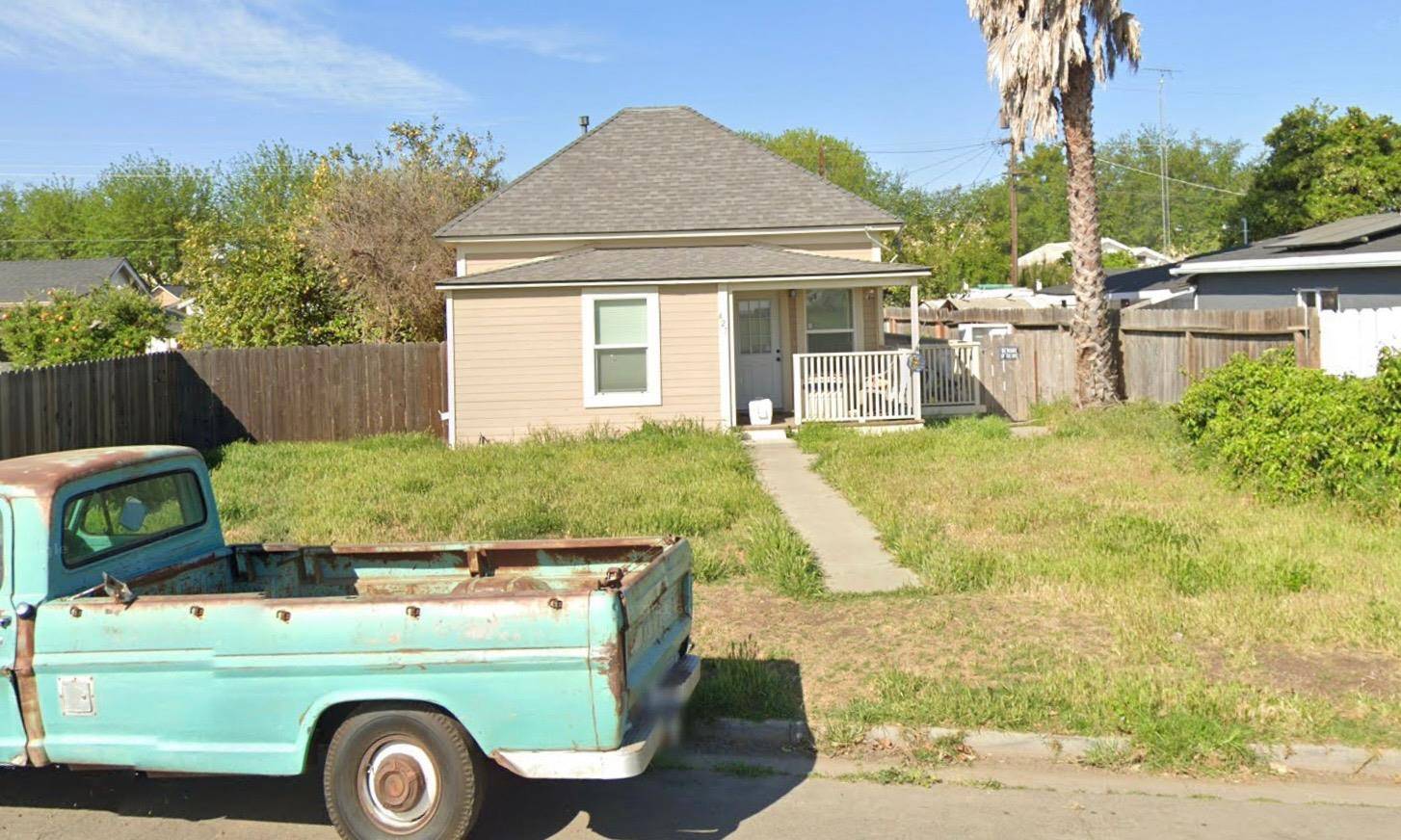 427 East AVE, Gustine, CA 95322