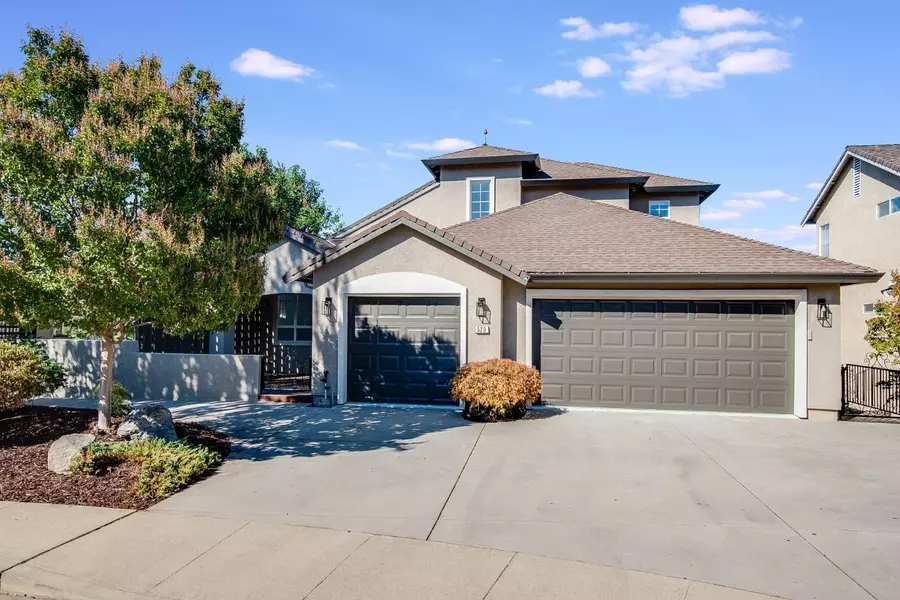 529 Sawka DR, Auburn, CA 95603