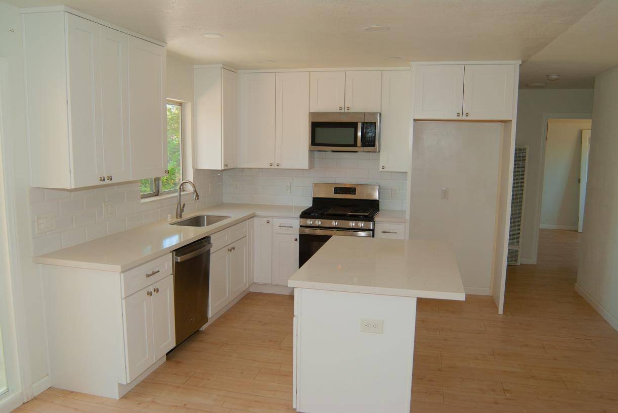 Sacramento, CA 95815,1957 Middleberry RD