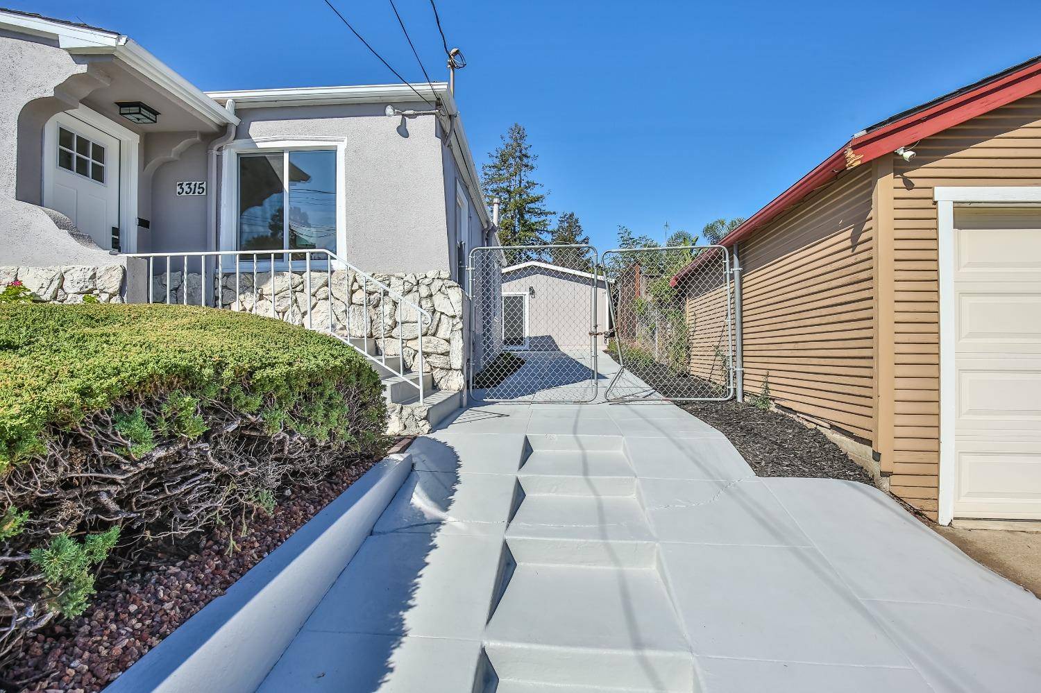 Oakland, CA 94619,3315 Pierson ST