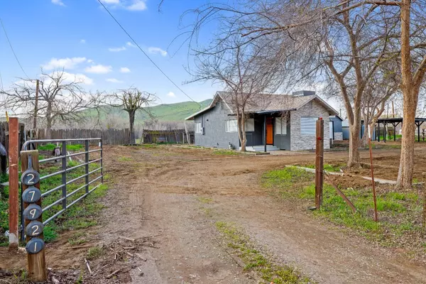 Porterville, CA 93257,27921 Worth DR