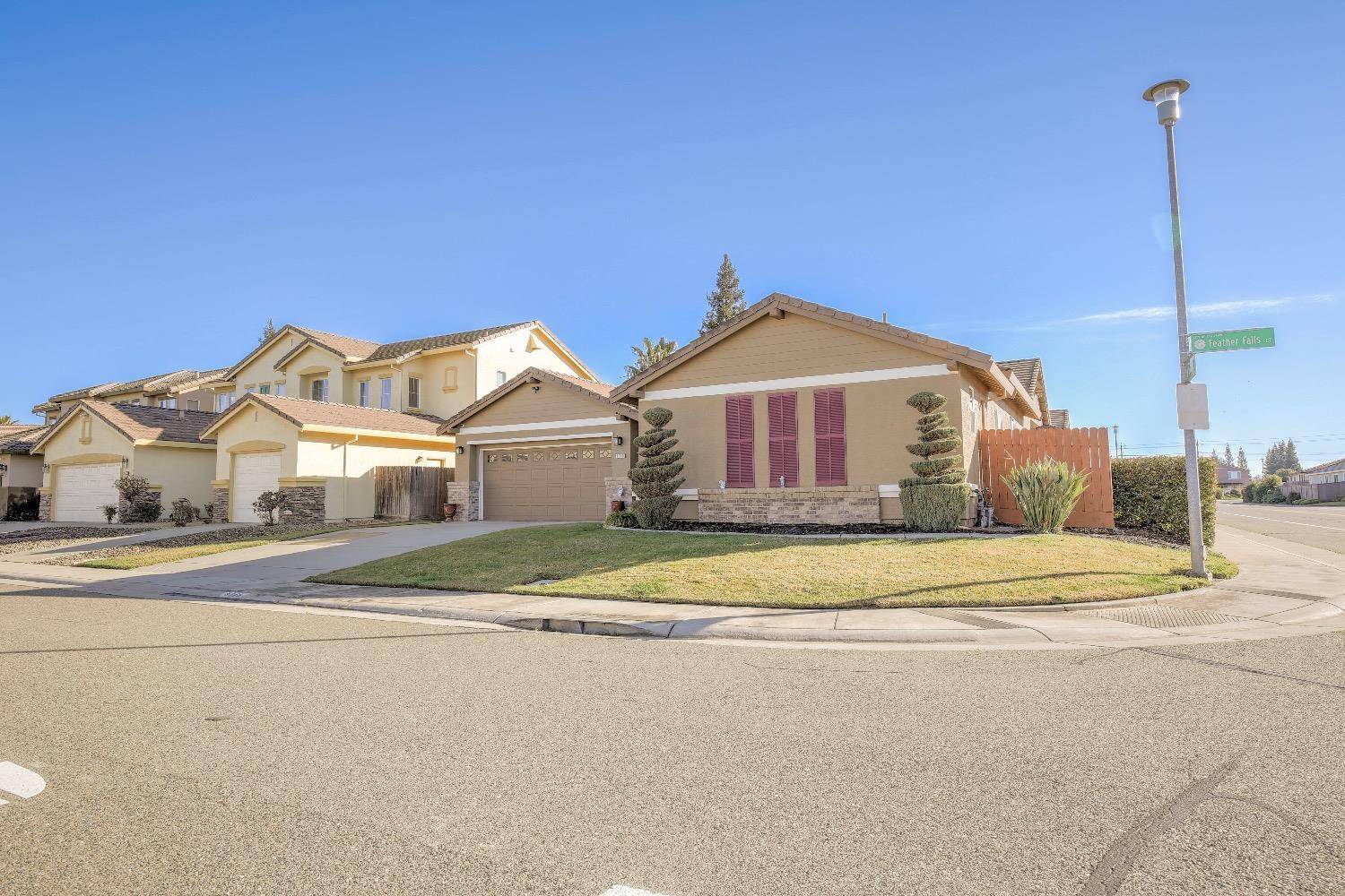 9345 Feather Falls CT, Elk Grove, CA 95624