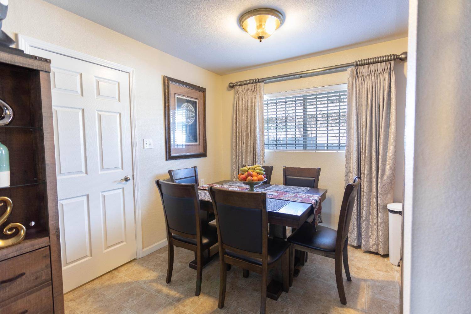 Sacramento, CA 95824,7701 39th AVE