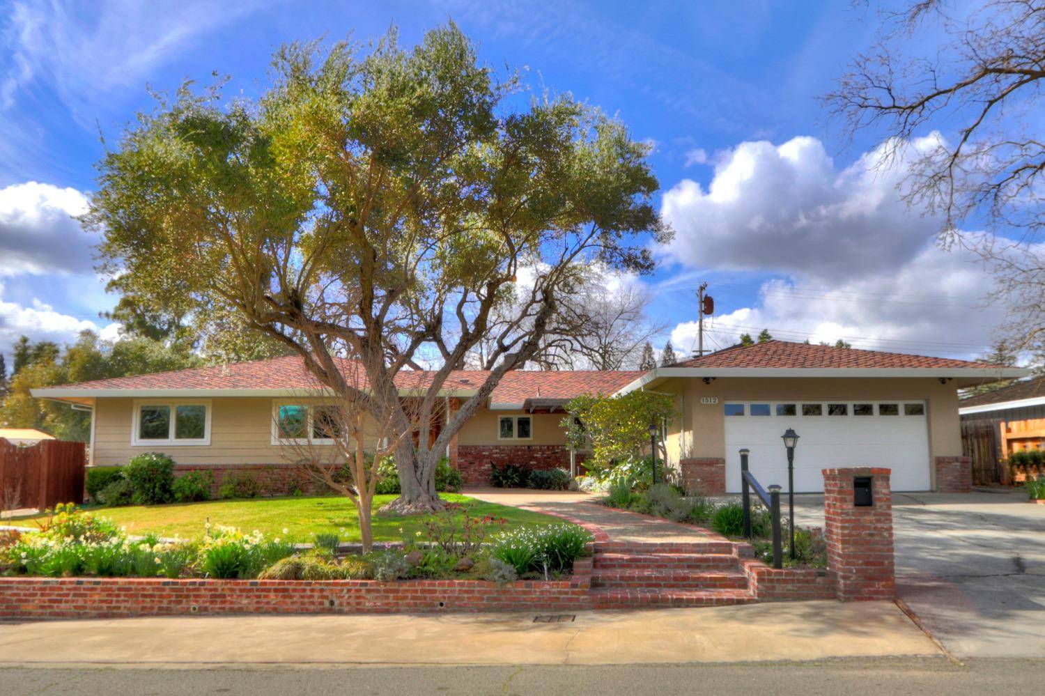 Carmichael, CA 95608,1512 Del Dayo DR
