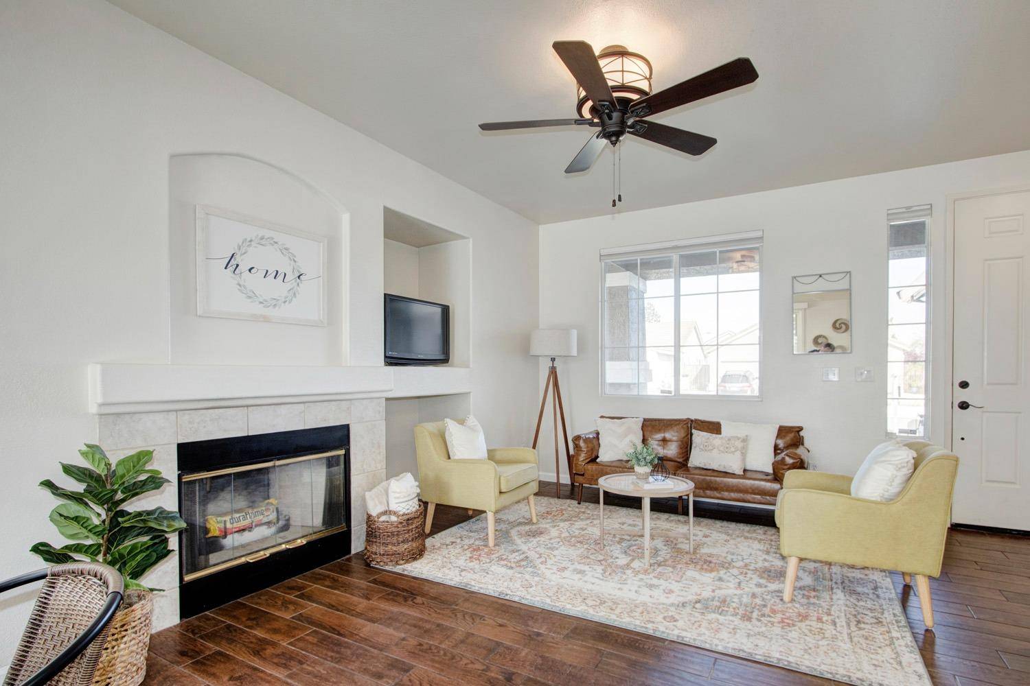 Sacramento, CA 95829,8278 Fanning WAY