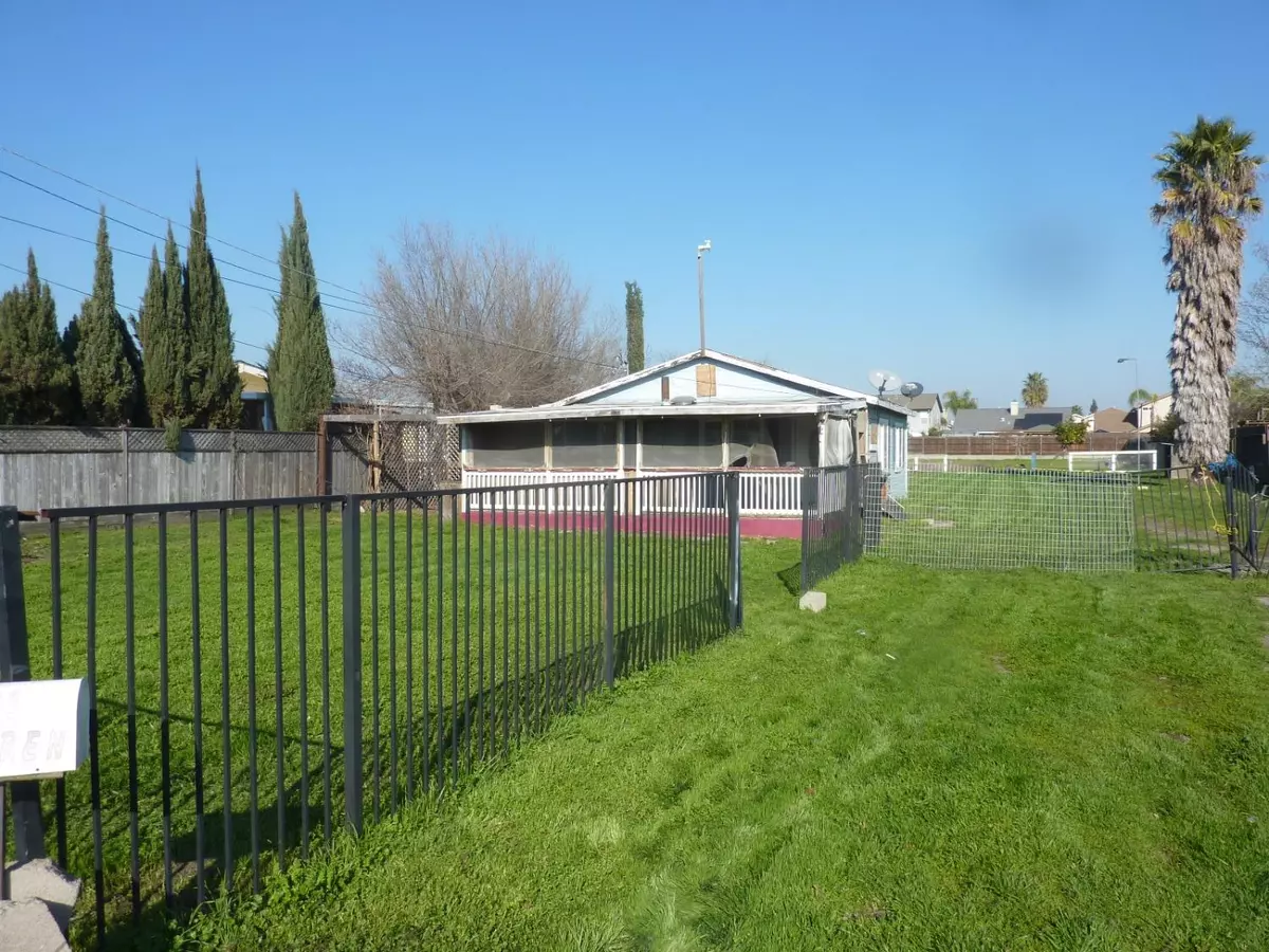 Lathrop, CA 95330,363 Warren AVE