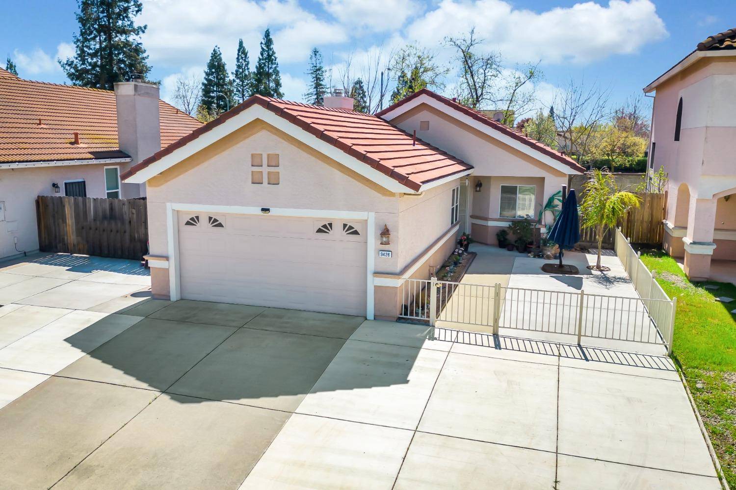 Sacramento, CA 95829,9426 Holford WAY
