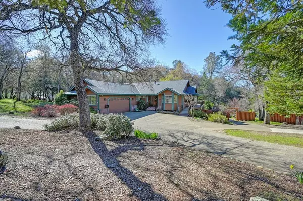 2102 American River TRL, Cool, CA 95614