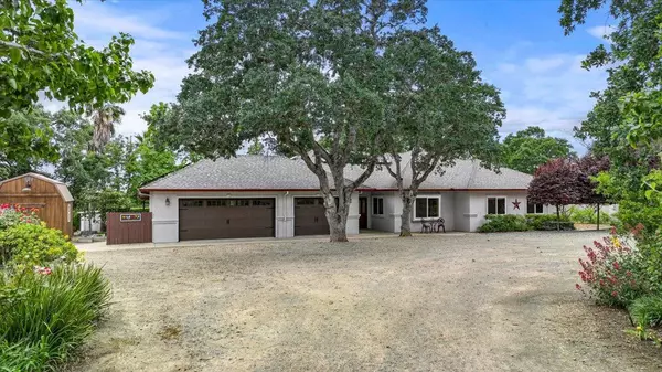 6904 DaLee Rd, Valley Springs, CA 95252