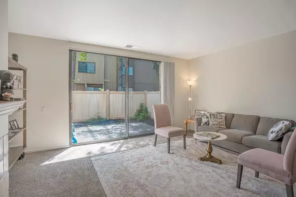 Sacramento, CA 95825,520 Woodside Oaks #3