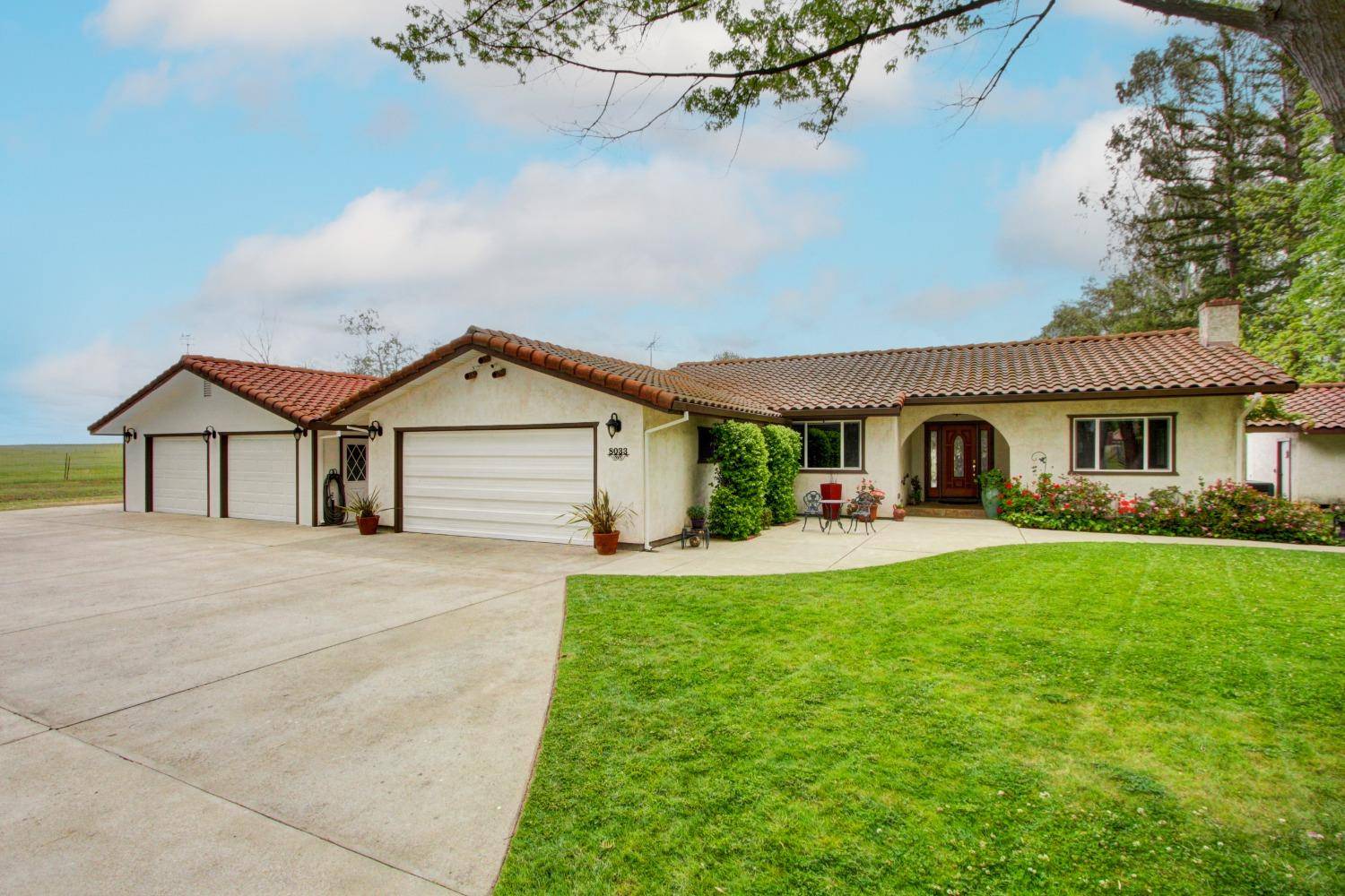 8033 Dierks RD, Sacramento, CA 95830