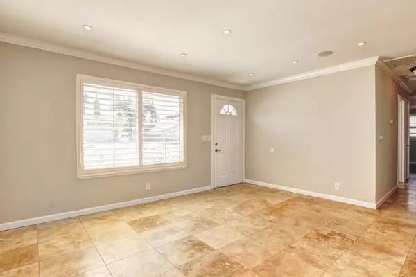 Sacramento, CA 95842,6913 Greenhead CT