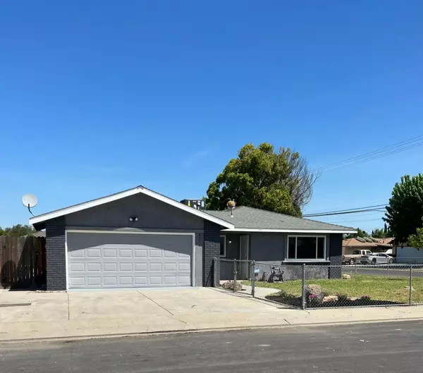 4913 McNary Ave, Modesto, CA 95357