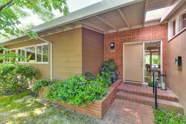 Sacramento, CA 95822,930 Inez WAY