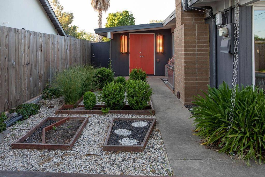 Sacramento, CA 95841,5045 Holyoke WAY