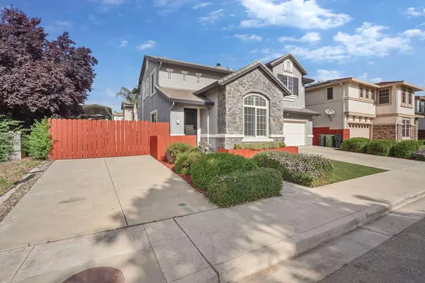 Tracy, CA 95376,2183 Photinia DR