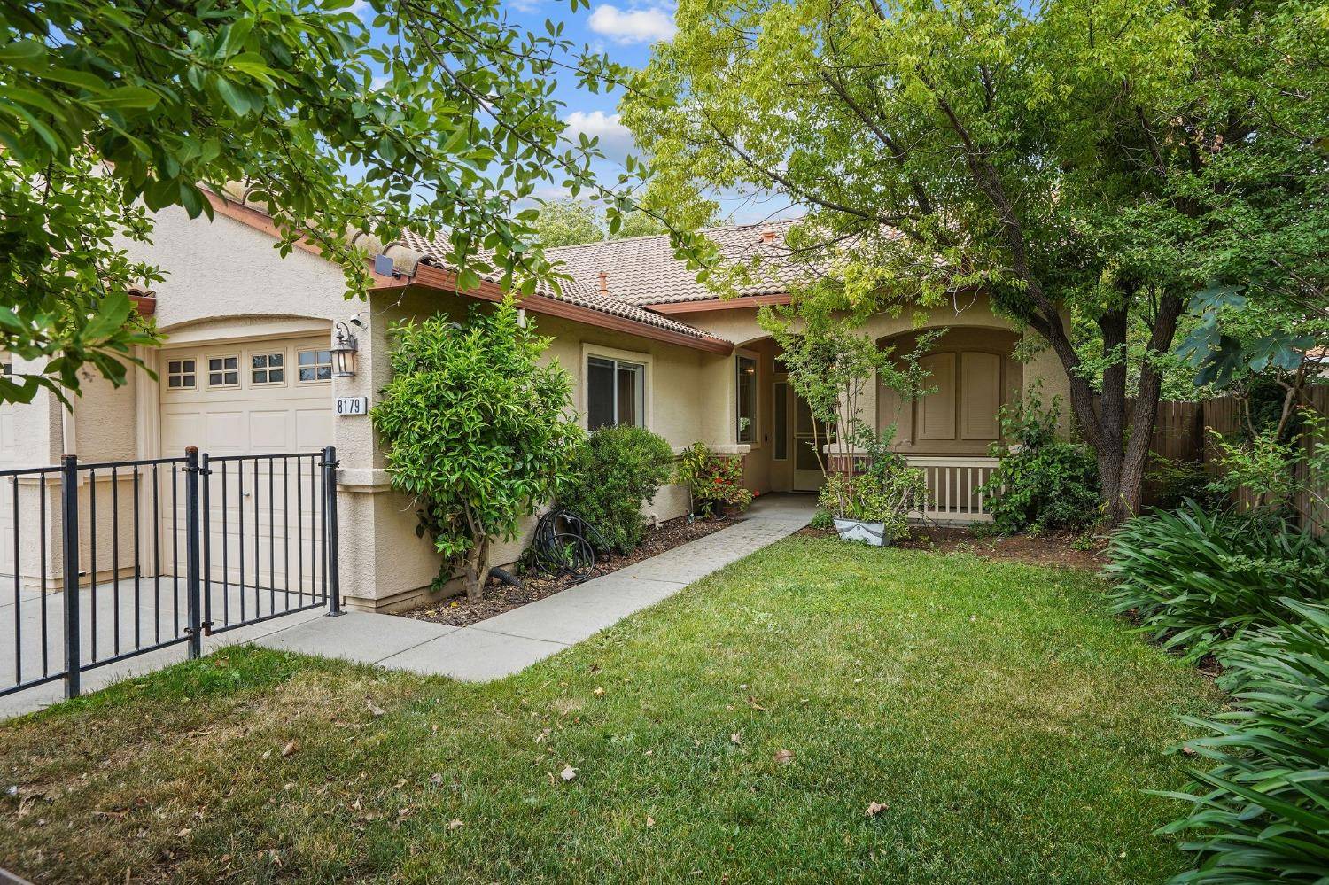Sacramento, CA 95829,8179 Kingsbridge DR