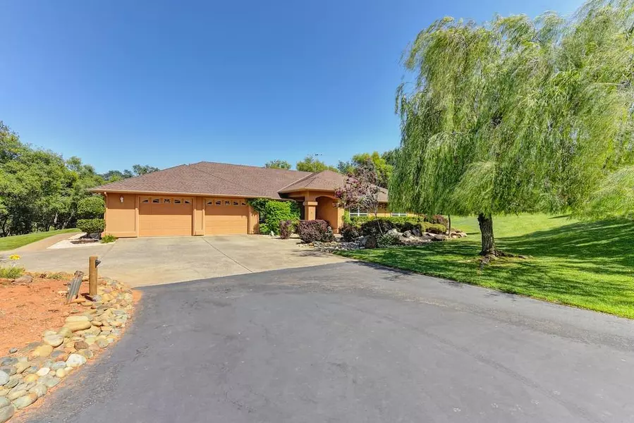 2645 Carlson DR, Shingle Springs, CA 95682