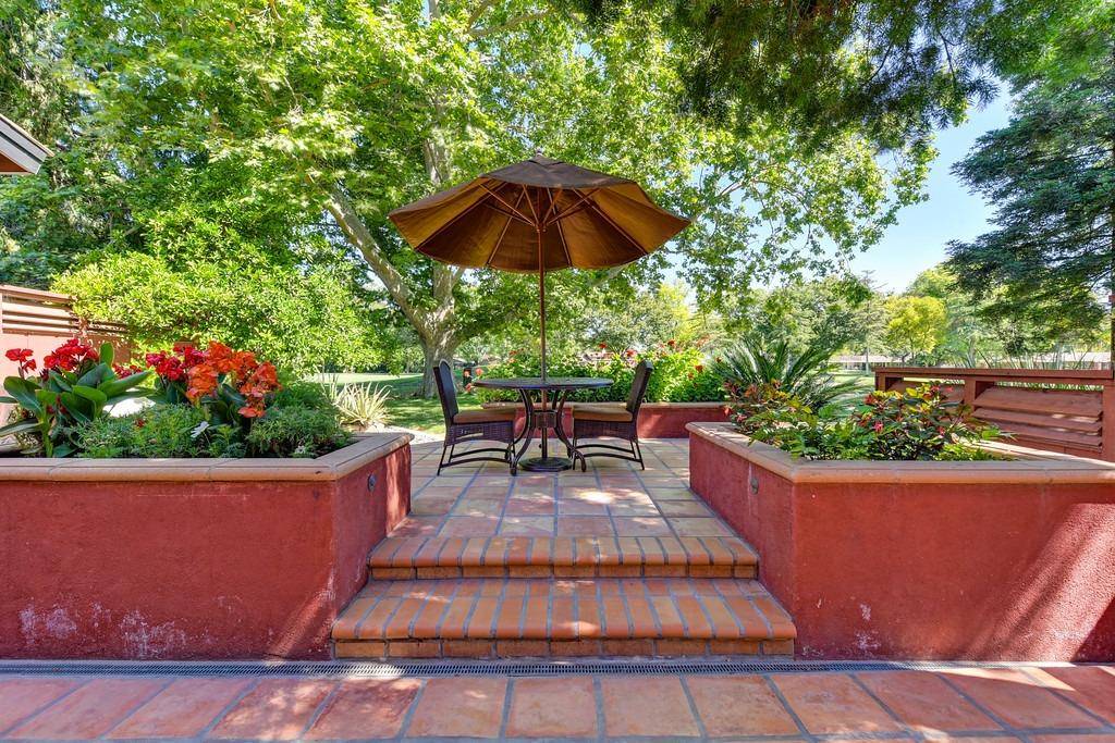 44746 Garden CT, El Macero, CA 95618