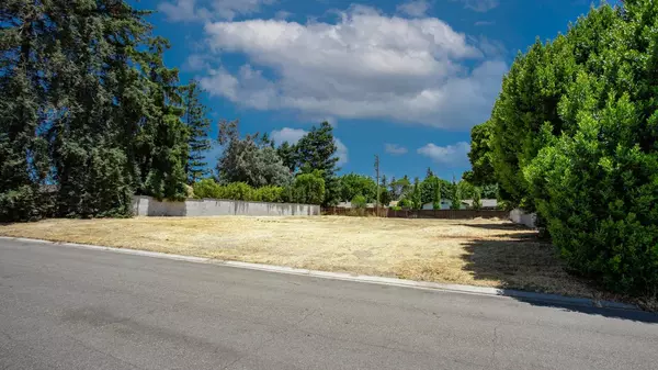 Modesto, CA 95356,7016 Oakmont DR