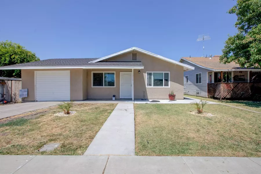 1210 Golden Gate AVE, Dos Palos, CA 93620