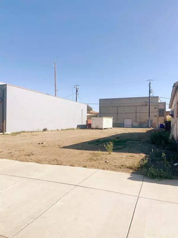 Los Banos, CA 93635,517 H St.