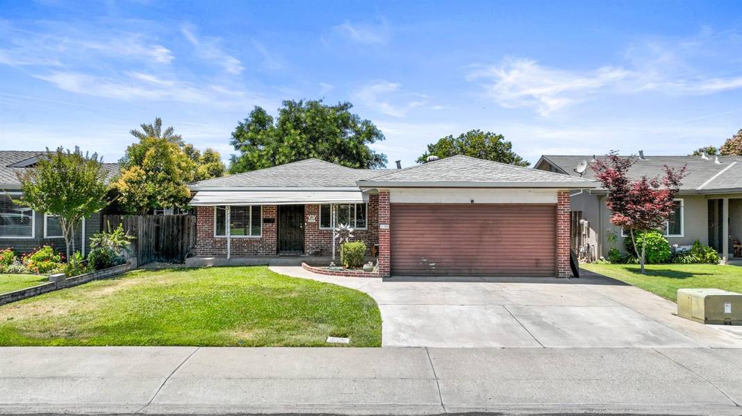 1113 Downing DR, Lodi, CA 95242