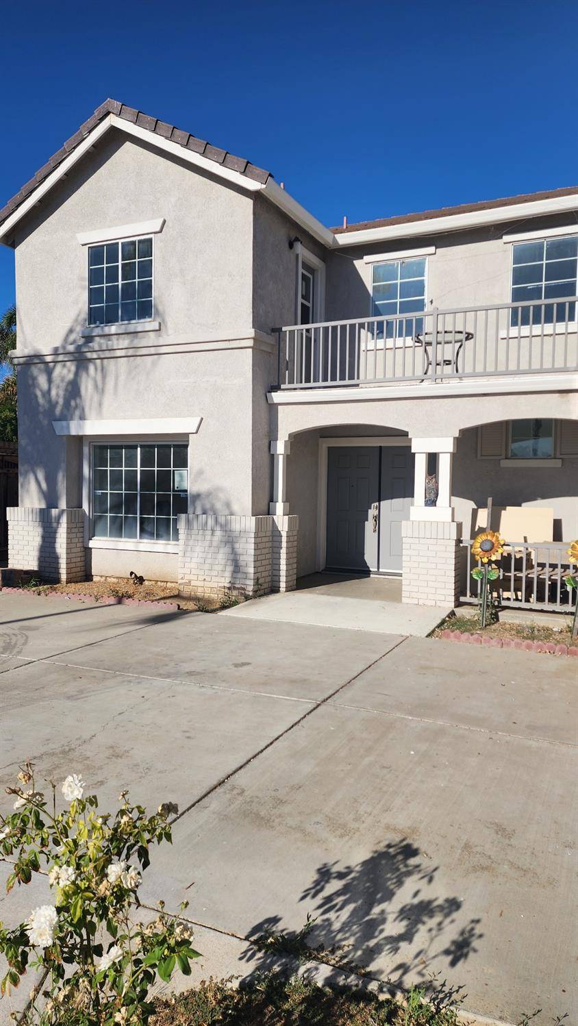 693 Heron DR,  Los Banos,  CA 93635