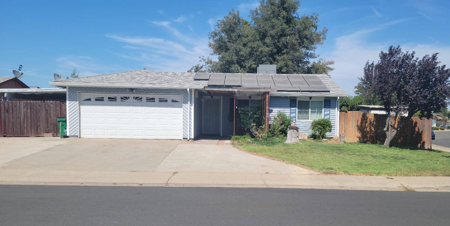 19000 N Coquille DR, Lockeford, CA 95237