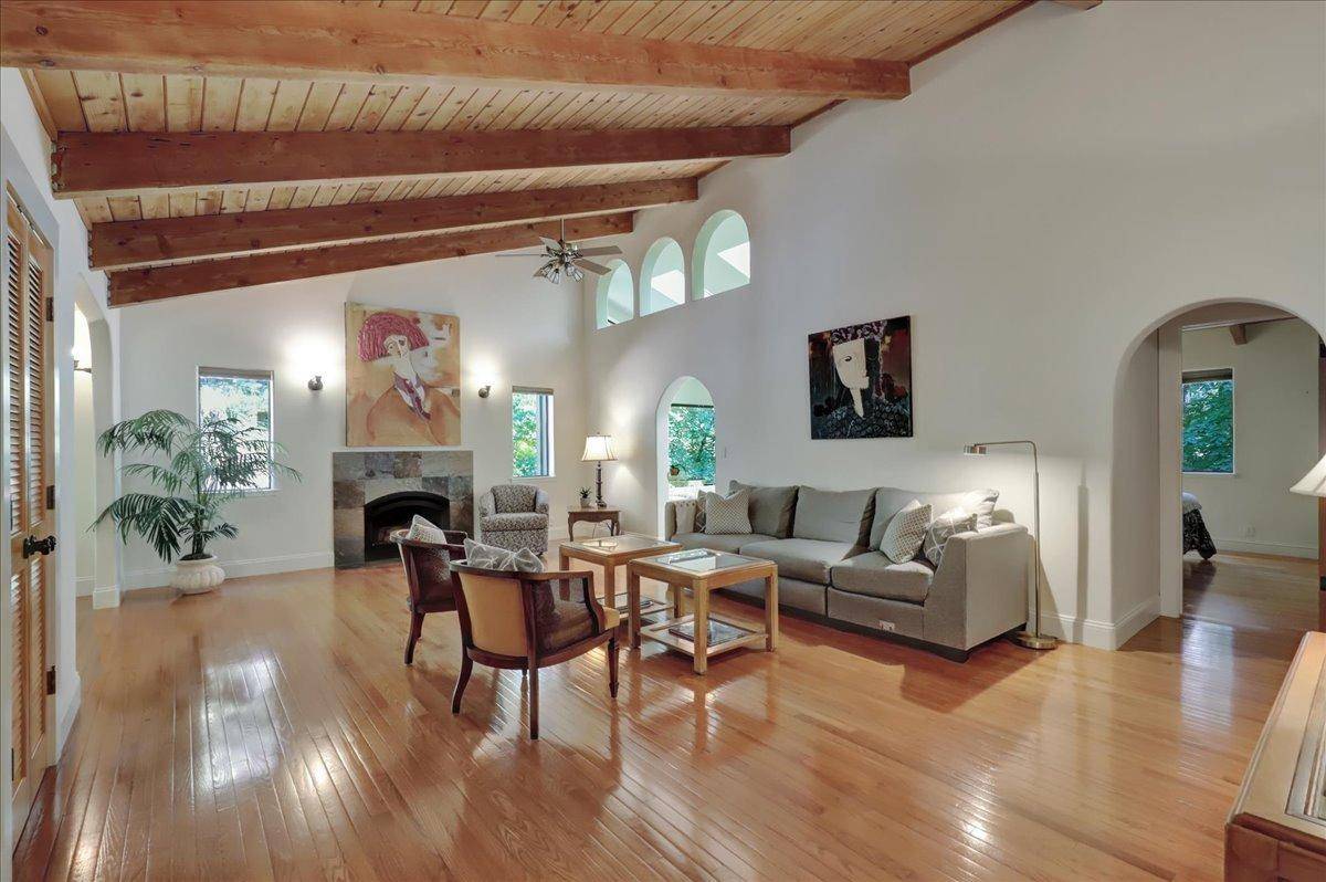 Nevada City, CA 95959,13293 Red Dog RD