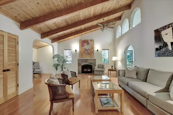 Nevada City, CA 95959,13293 Red Dog RD